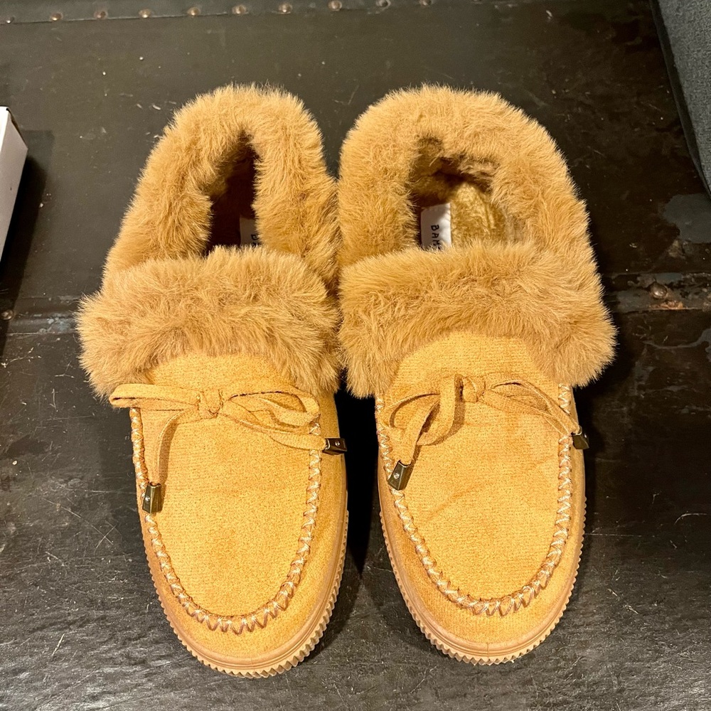 Bamboo tan fur moccasin loafers
